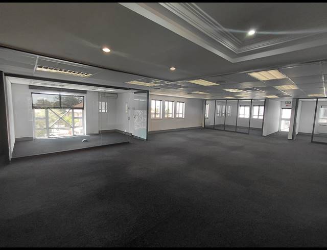 387M² OFFICE TO LET IN BRYANSTON